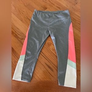 Athleta color lock capris - large
